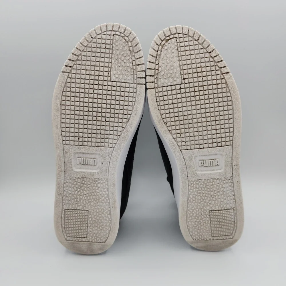 Puma carina street